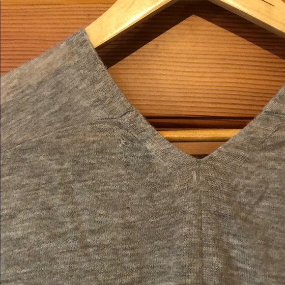 New Vince wool v-neck center seam pullover sweater - Picture 9 of 11